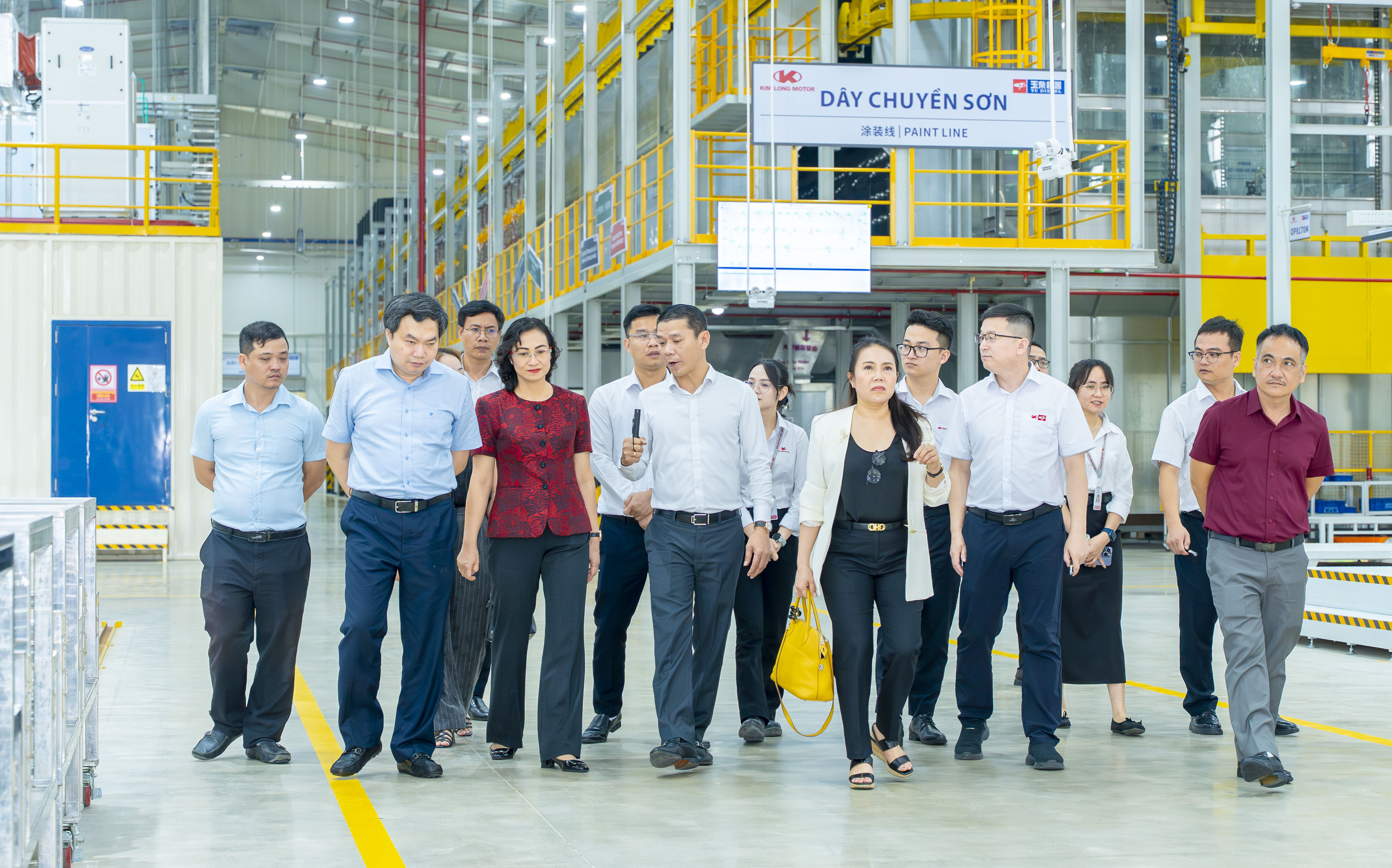 Sáng ngày 10/04/2026, đoàn công tác của Bộ Công thương do Thứ trưởng Phan Thị Thắng làm trưởng đoàn đã đến thăm và làm việc tại KIM LONG MOTOR Huế.