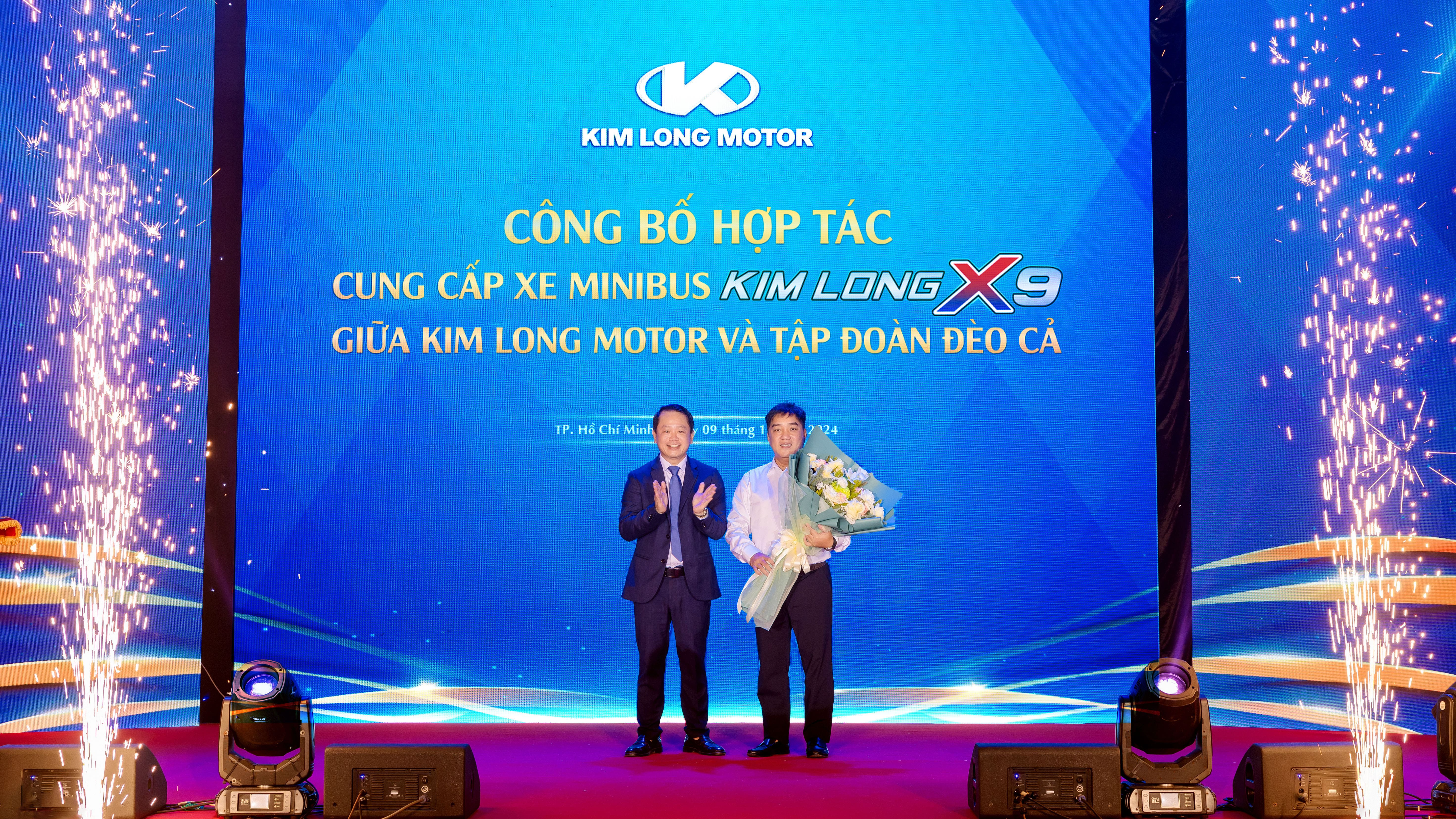 KIM LONG MOTOR VÀ TẬP ĐOÀN ĐÈO CẢ HỢP TÁC CUNG CẤP DÒNG XE MINIBUS KIM LONG X9