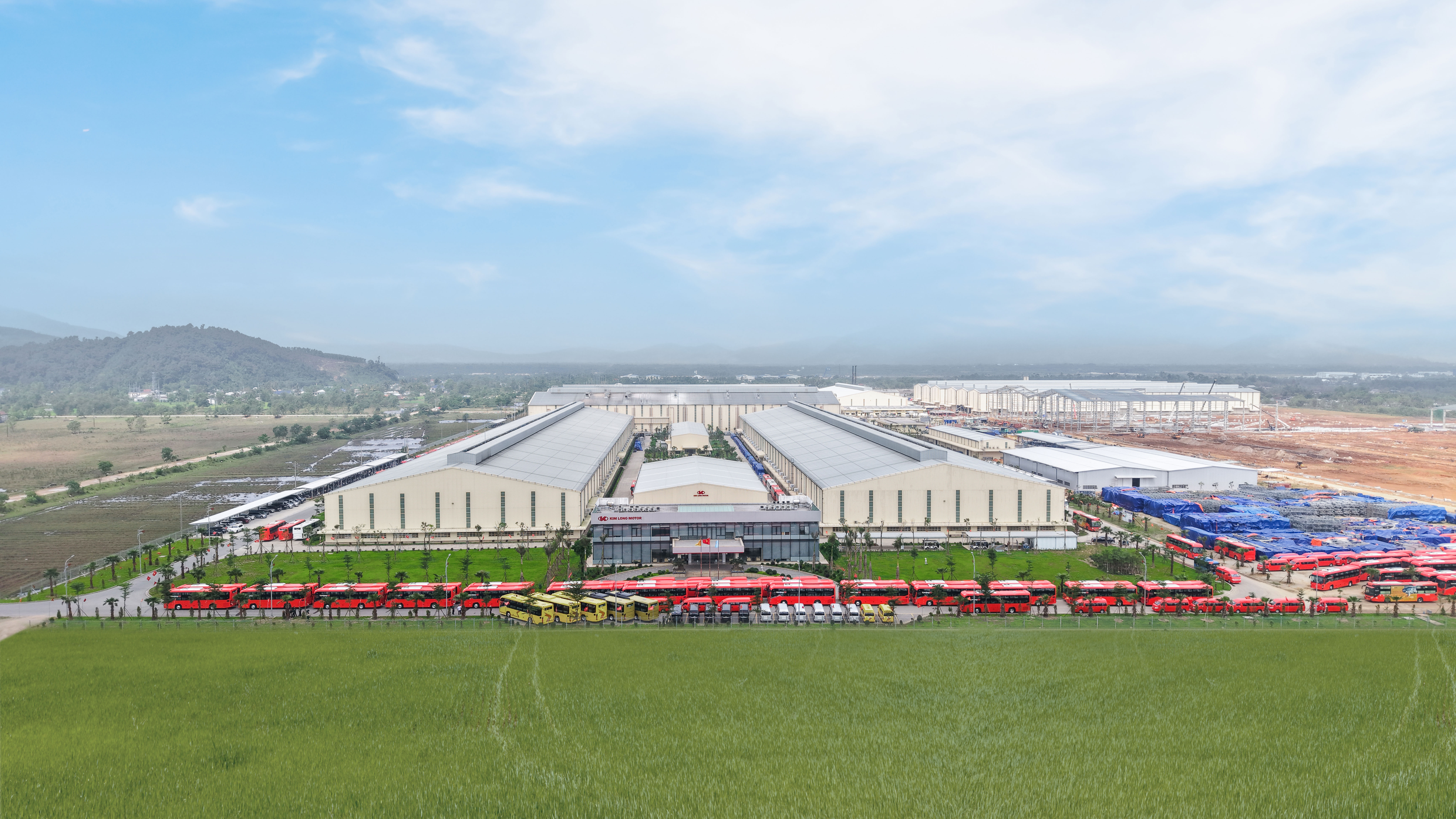 KIM LONG MOTOR BÀN GIAO 60 XE CHO ĐỐI TÁC KHẲNG ĐỊNH UY TÍN VÀ NĂNG LỰC SẢN XUẤT