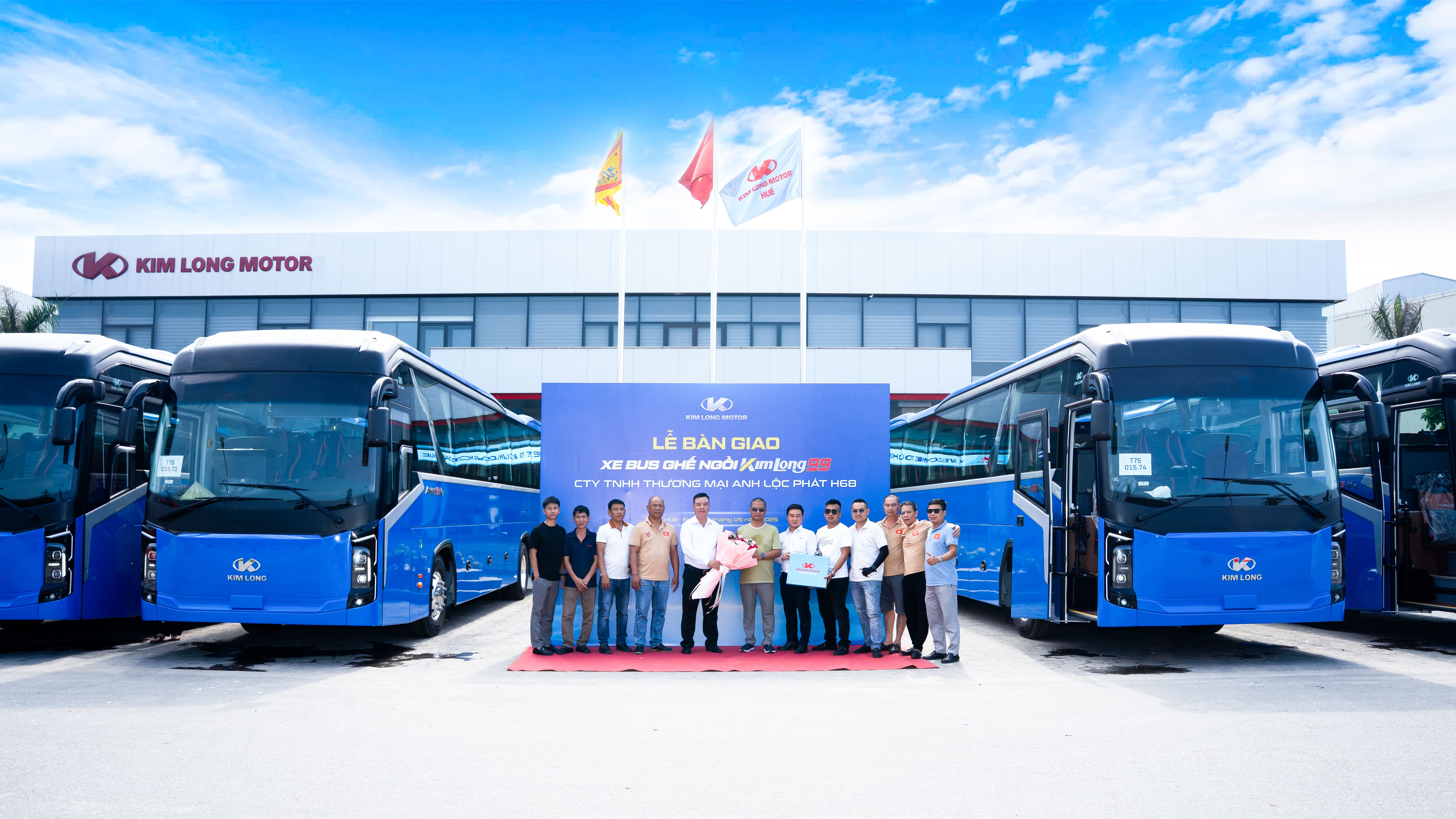 KIM LONG MOTOR TIẾP TỤC BÀN GIAO LÔ XE BUS GHẾ NGỒI KIMLONG 99-N47 LẦN THỨ HAI CHO CÔNG TY TNHH THƯƠNG MẠI ANH LỘC PHÁT H68