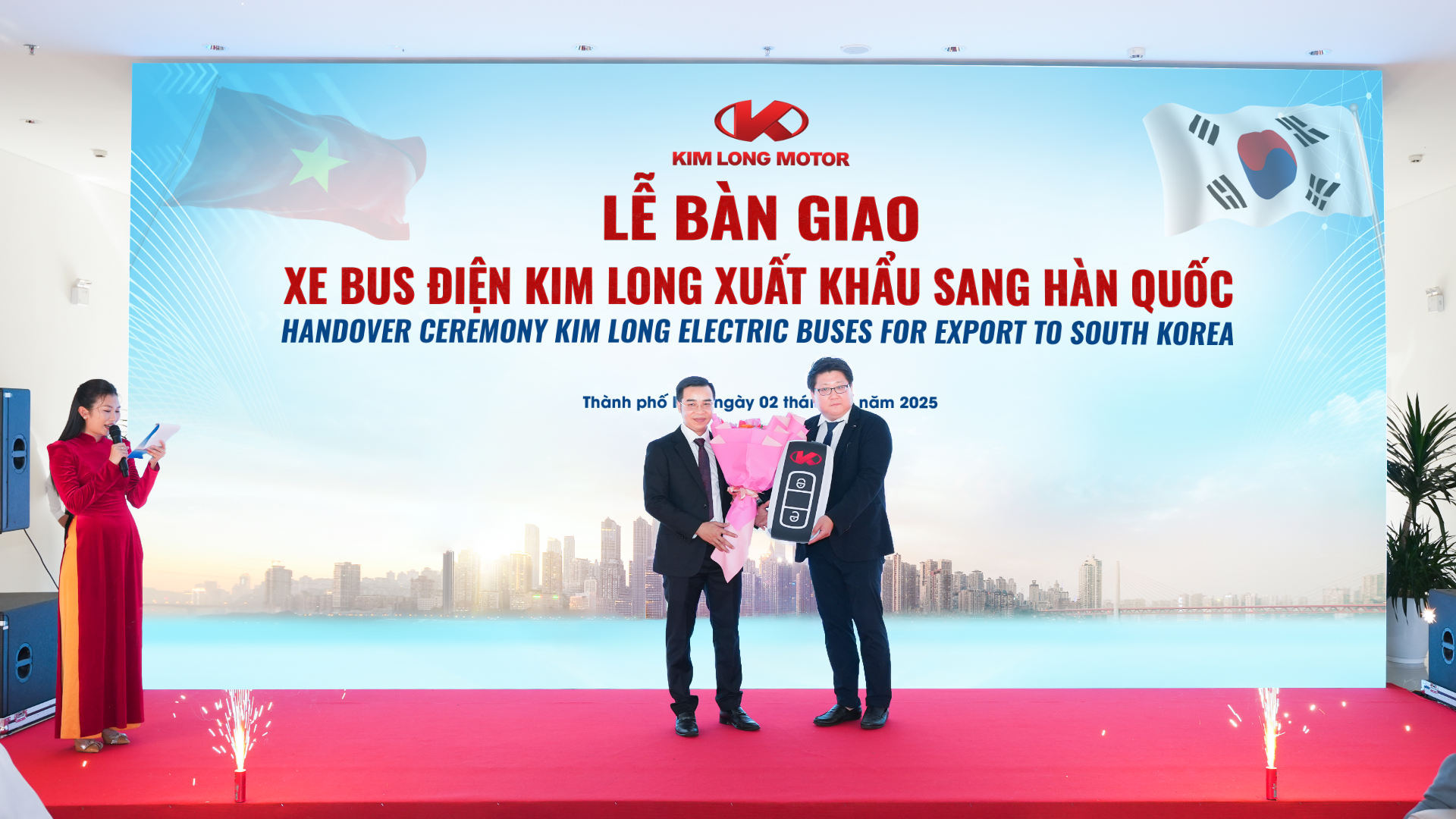 KIM LONG MOTOR BÀN GIAO XE BUS ĐIỆN KIMLONG N23-EV XUẤT KHẨU SANG HÀN QUỐC