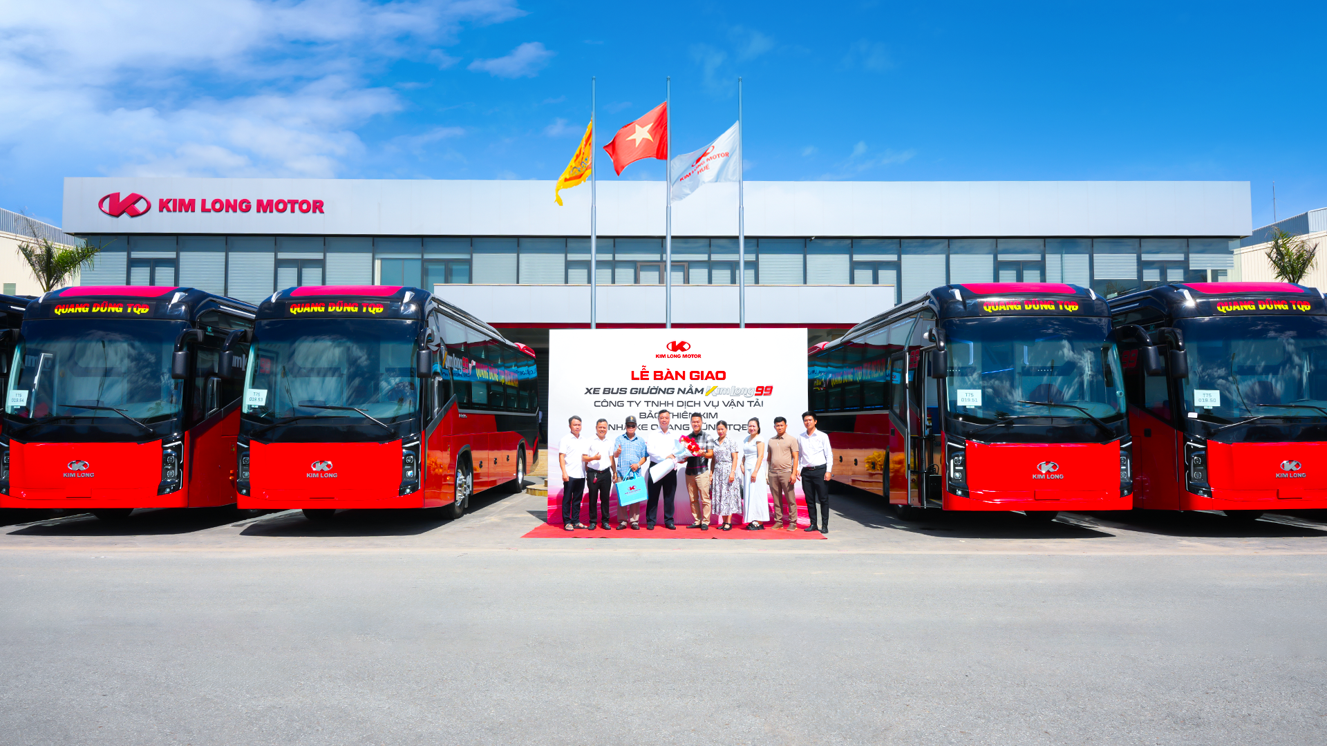 KIM LONG MOTOR DELIVERS 06PREMIUM KIMLONG 99-G22 SLEEPER BUSES TO QUANG DUNG TQD TRANSPORT