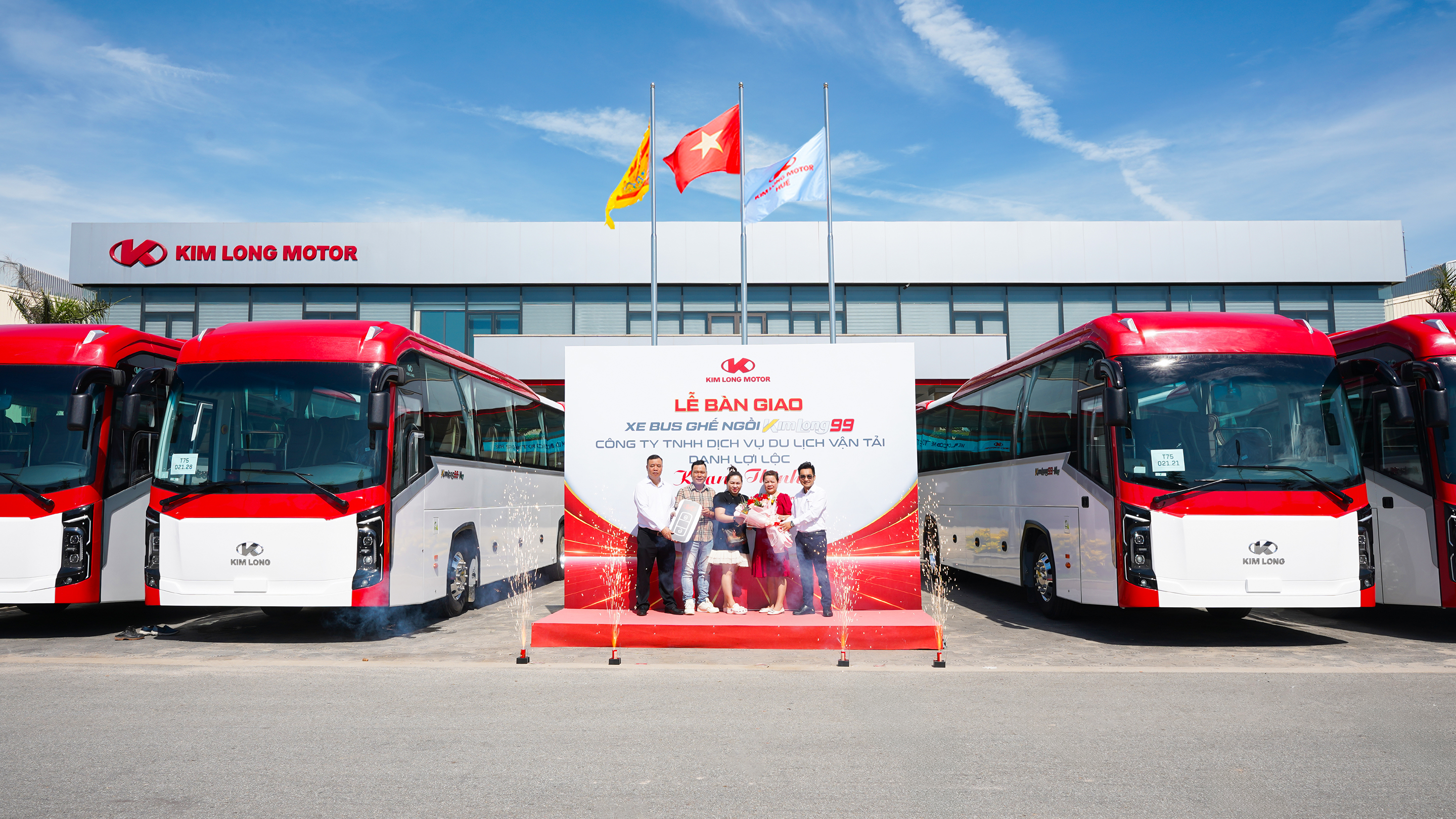 KIM LONG MOTOR CONTINUES DELIVERY OF 20 UNITS UNDER THE 300-BUS CONTRACT FOR KIMLONG 99-N47 SEATED BUSES TO DANH LOI LOC TRANSPORT TOURISM SERVICE CO., LTD