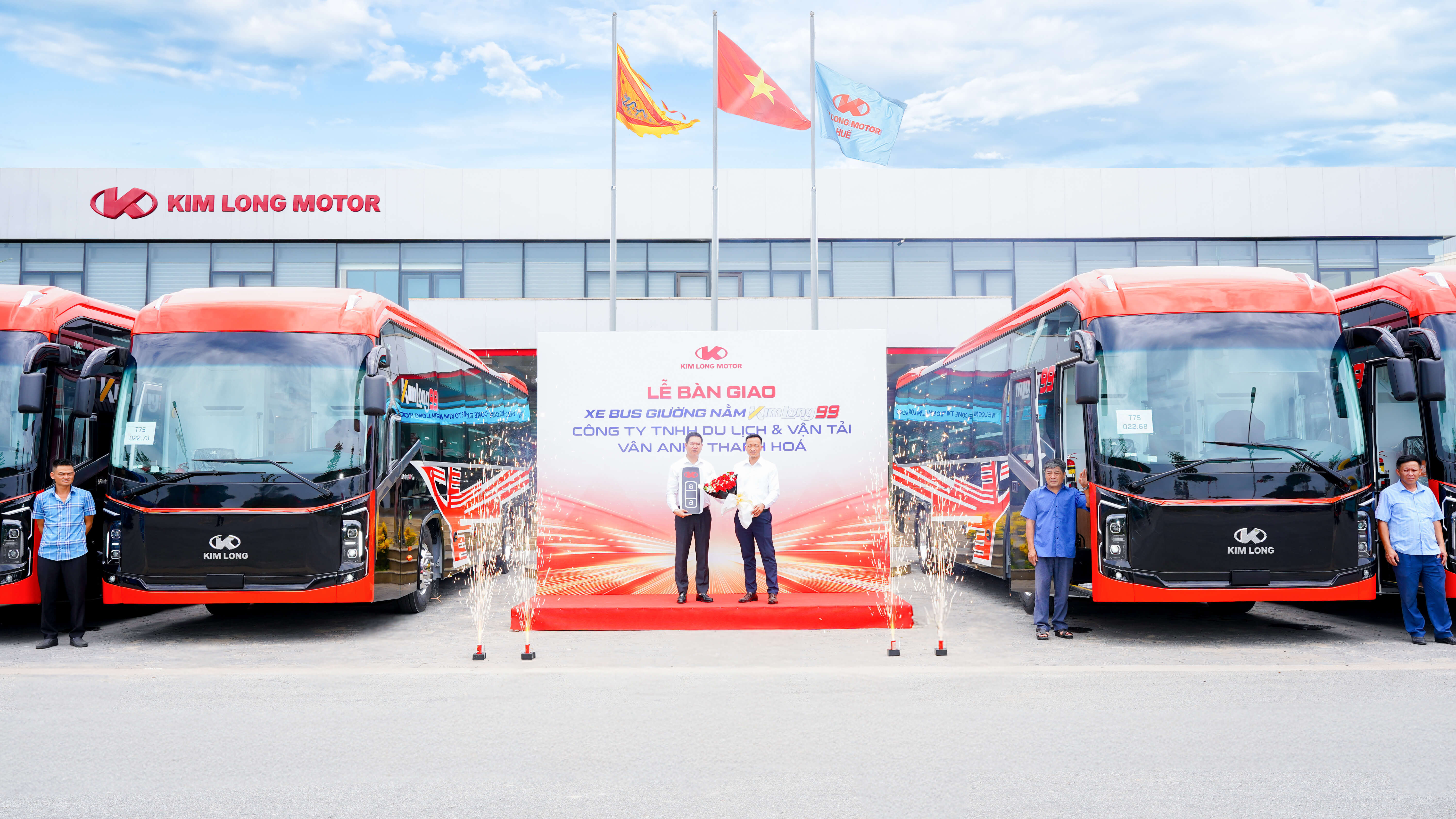 KIMLONG 99-G24 BUS – A QUALITY CHOICE TO LEAD THE MARKET WITH VÂN ANH TRANSPORT ENTERPRISE IN THEIR 7TH VEHICLE DELIVERY