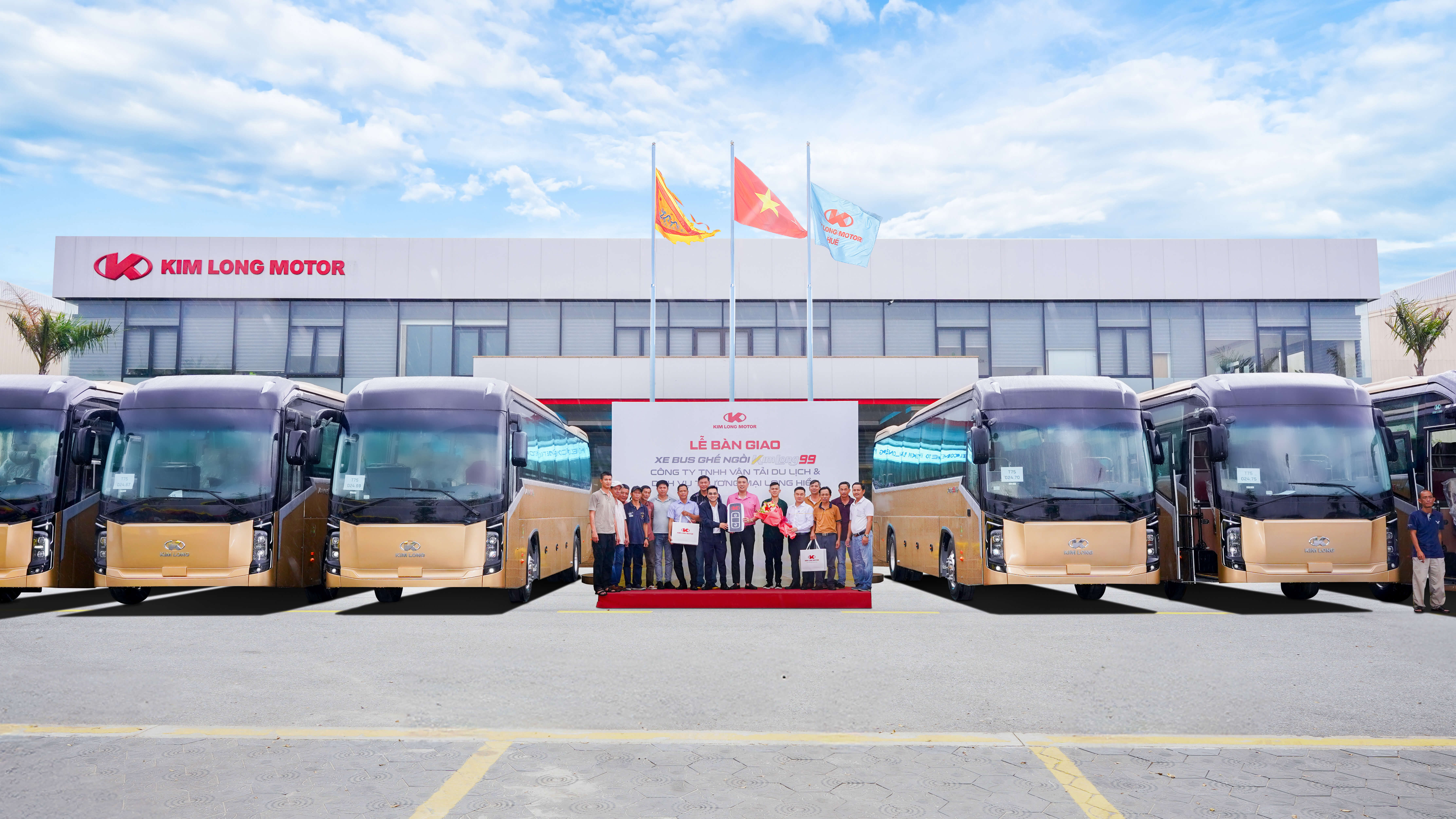 KIM LONG MOTOR Reaffirms Superior Quality with the Fourth Batch of Buses for Long Hien Company