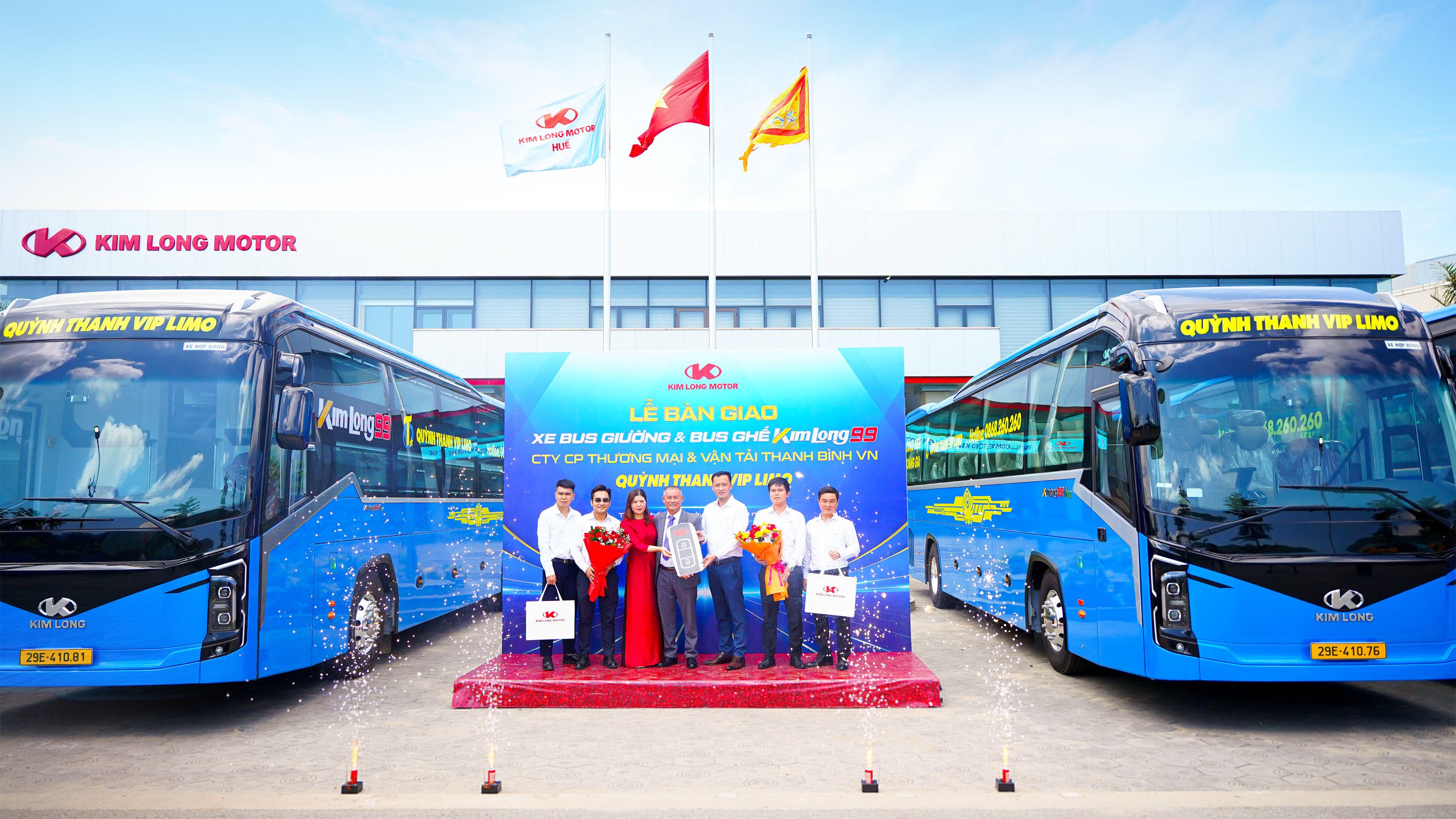 KIM LONG MOTOR HANDS OVER 13 KIMLONG 99 BUSES TO QUYNH THANH VIP LIMO