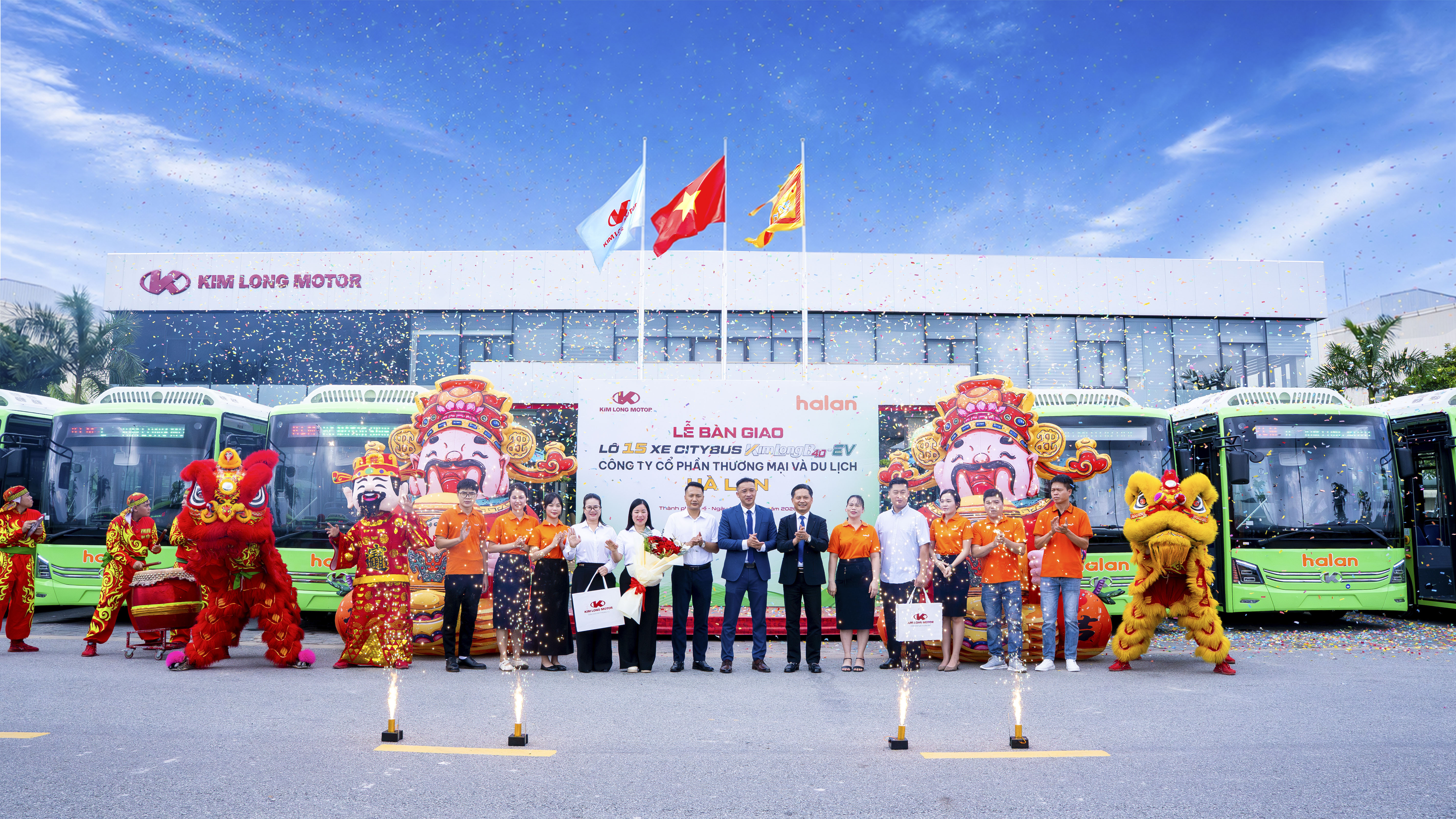 KIM LONG MOTOR BÀN GIAO LÔ 15 XE CITYBUS ĐIỆN KIMLONGB40-EV CHO CÔNG TY CỔ PHẦN THƯƠNG MẠI VÀ DU LỊCH HÀ LAN, ĐỒNG HÀNH PHÁT TRIỂN GIAO THÔNG XANH