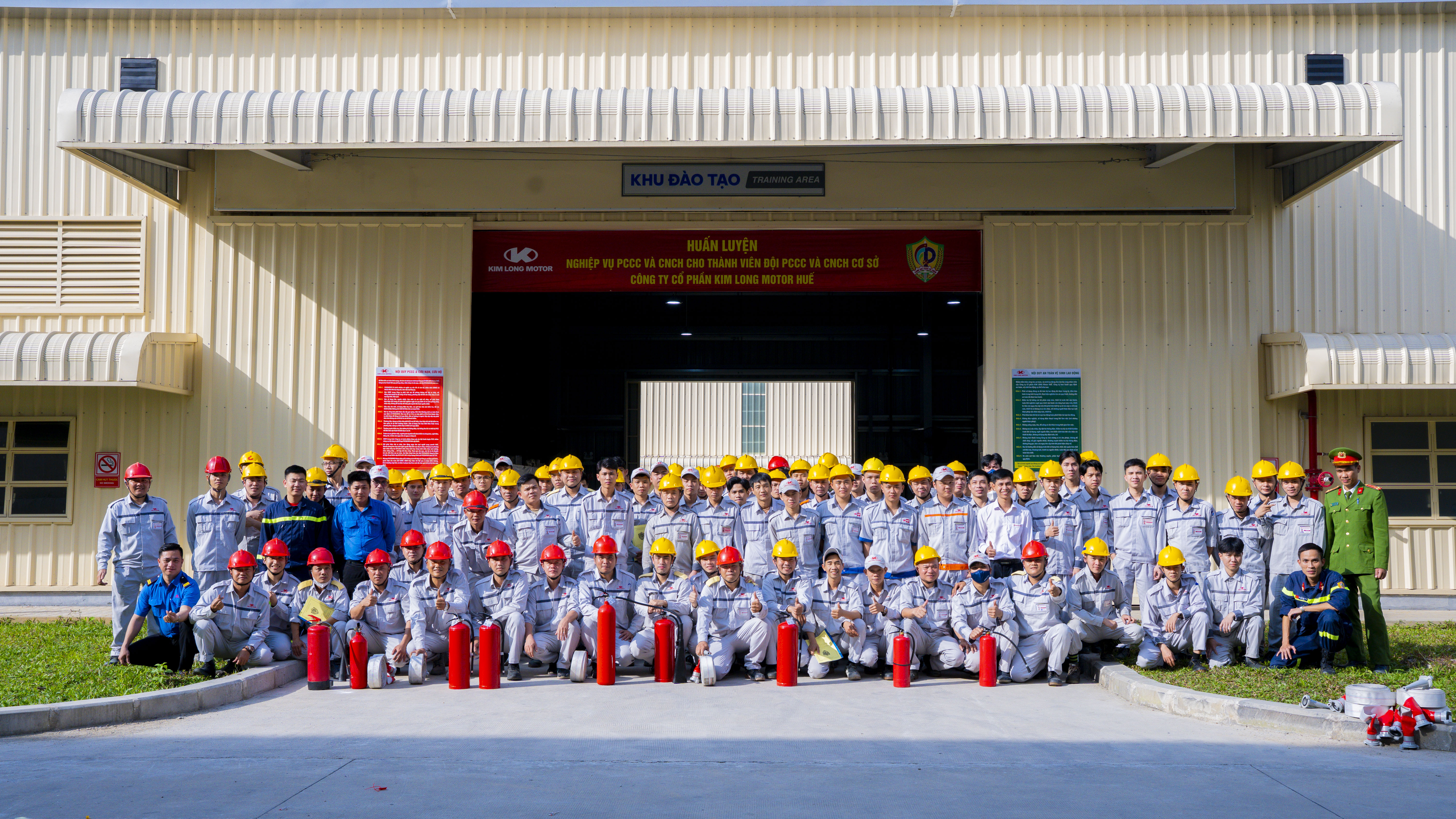 KIM LONG MOTOR HUẤN LUYỆN NGHIỆP VỤ PHÒNG CHÁY CHỮA CHÁY VÀ CỨU NẠN CỨU HỘ CHO GẦN 80 CBNV THUỘC ĐỘI PCCC & CNCH CƠ SỞ