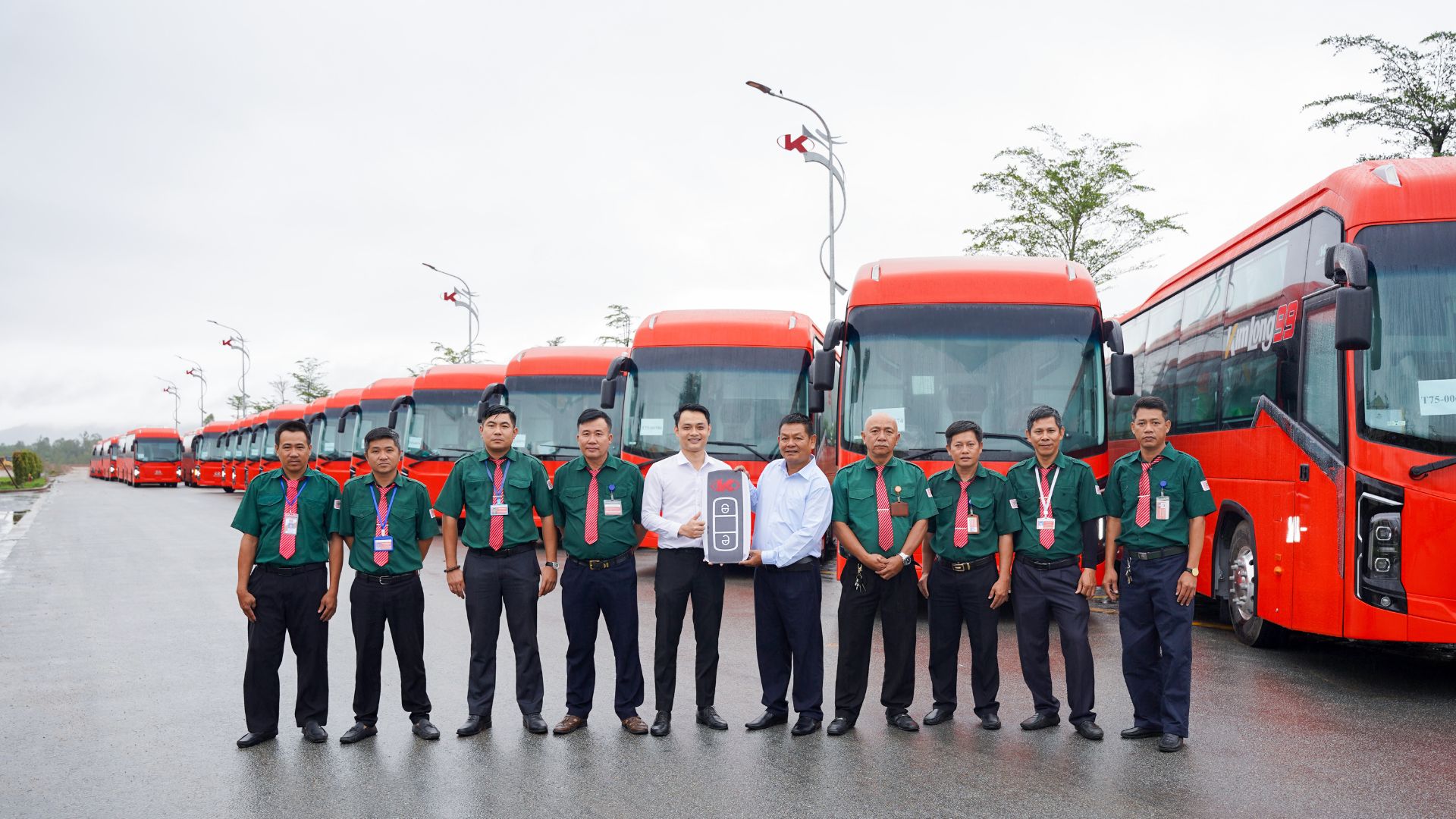 KIM LONG MOTOR ACCELERATES THE DELIVERY OF KIMLONG 99 BUSES TO MEET HIGH YEAR-END TRAVEL DEMAND