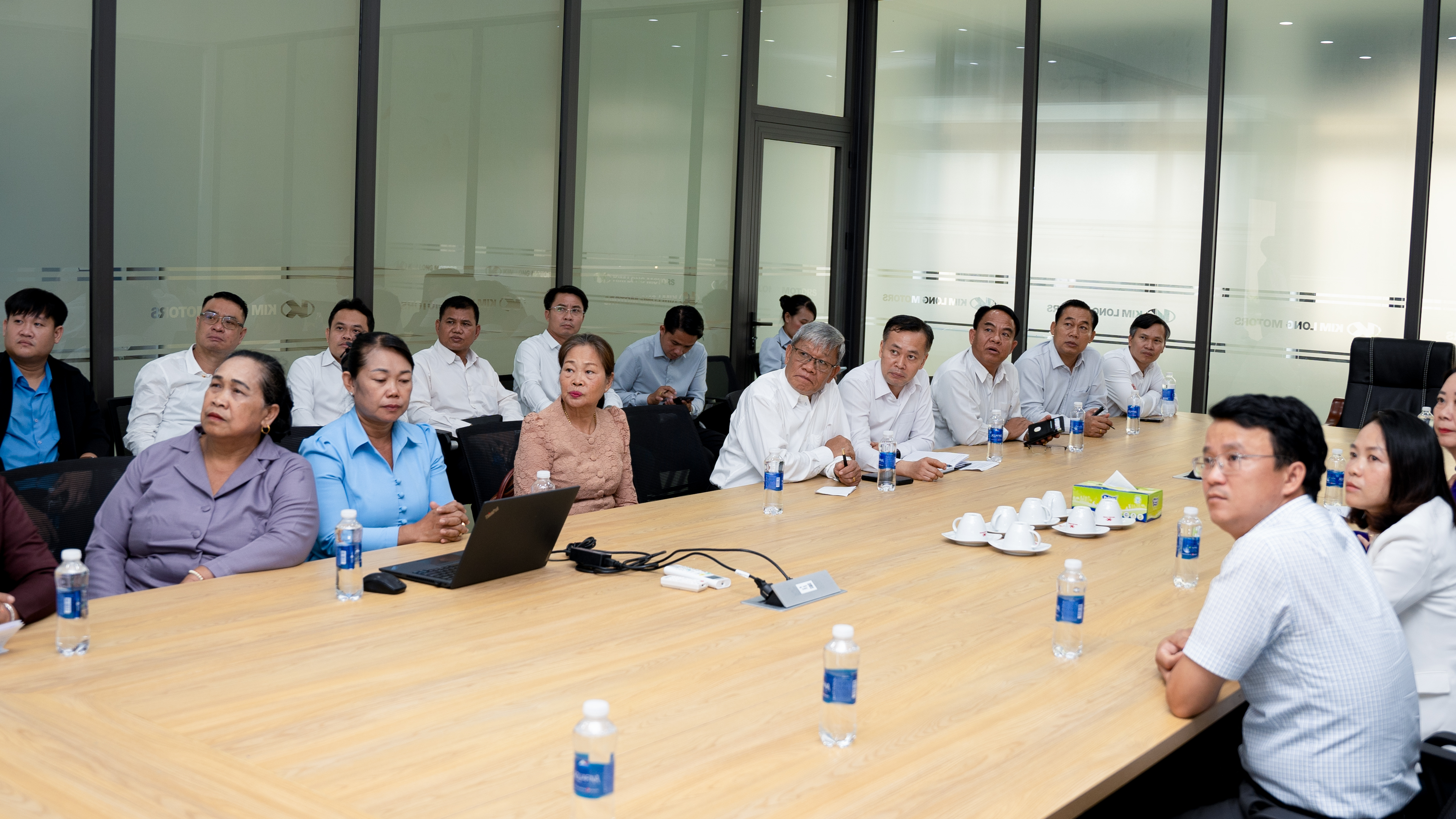 DELEGATION OF CHAMPASAK PROVINCE (LAOS) VISITS KIM LONG MOTORS AUTOMOBILE, PARTS & COMPONENTS PRODUCTION COMPLEX