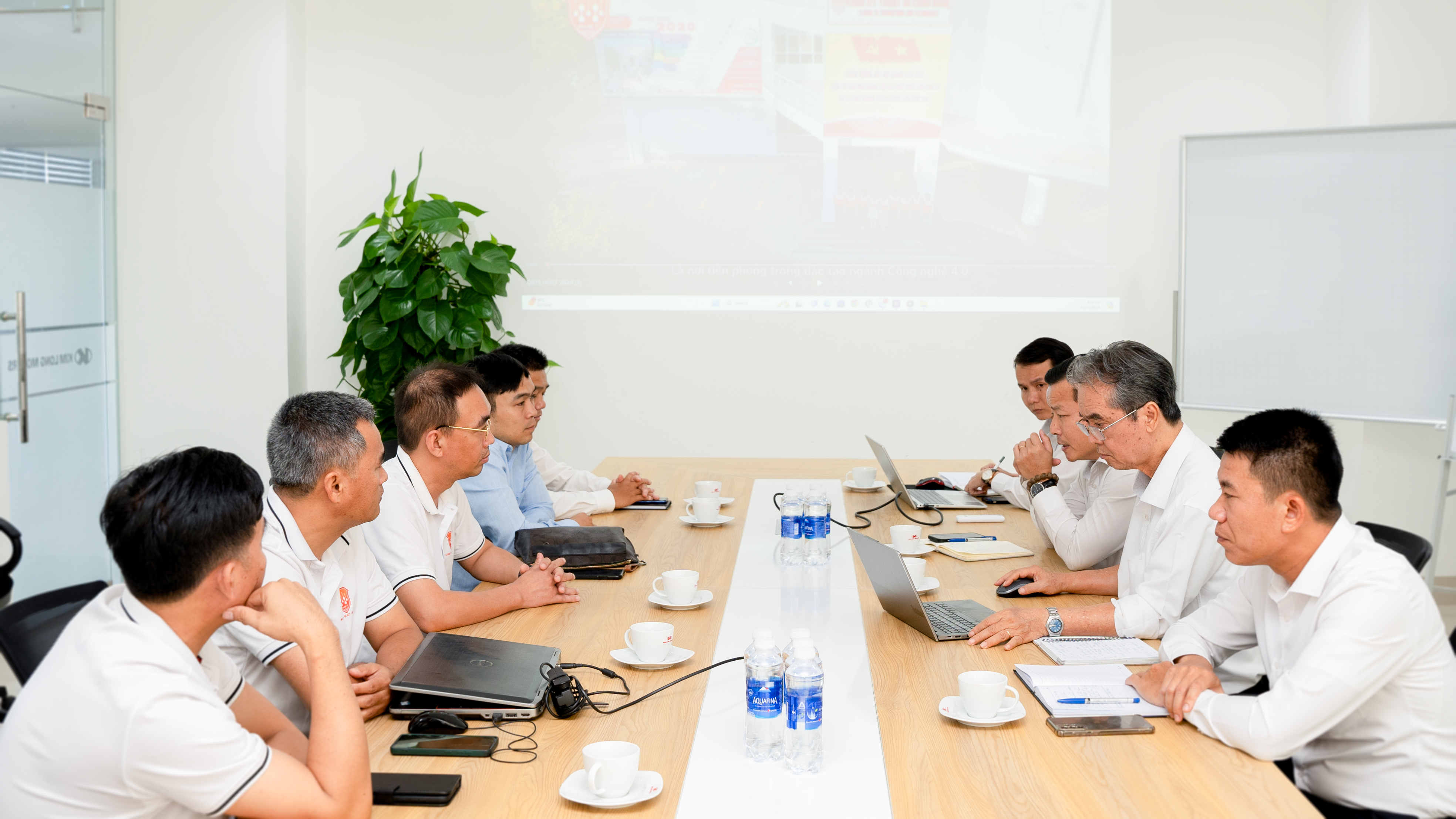 KIM LONG MOTORS AND HUE UNIVERSITY COLLABORATE ON TRAINING AND HUMAN RESOURCE DEVELOPMENT