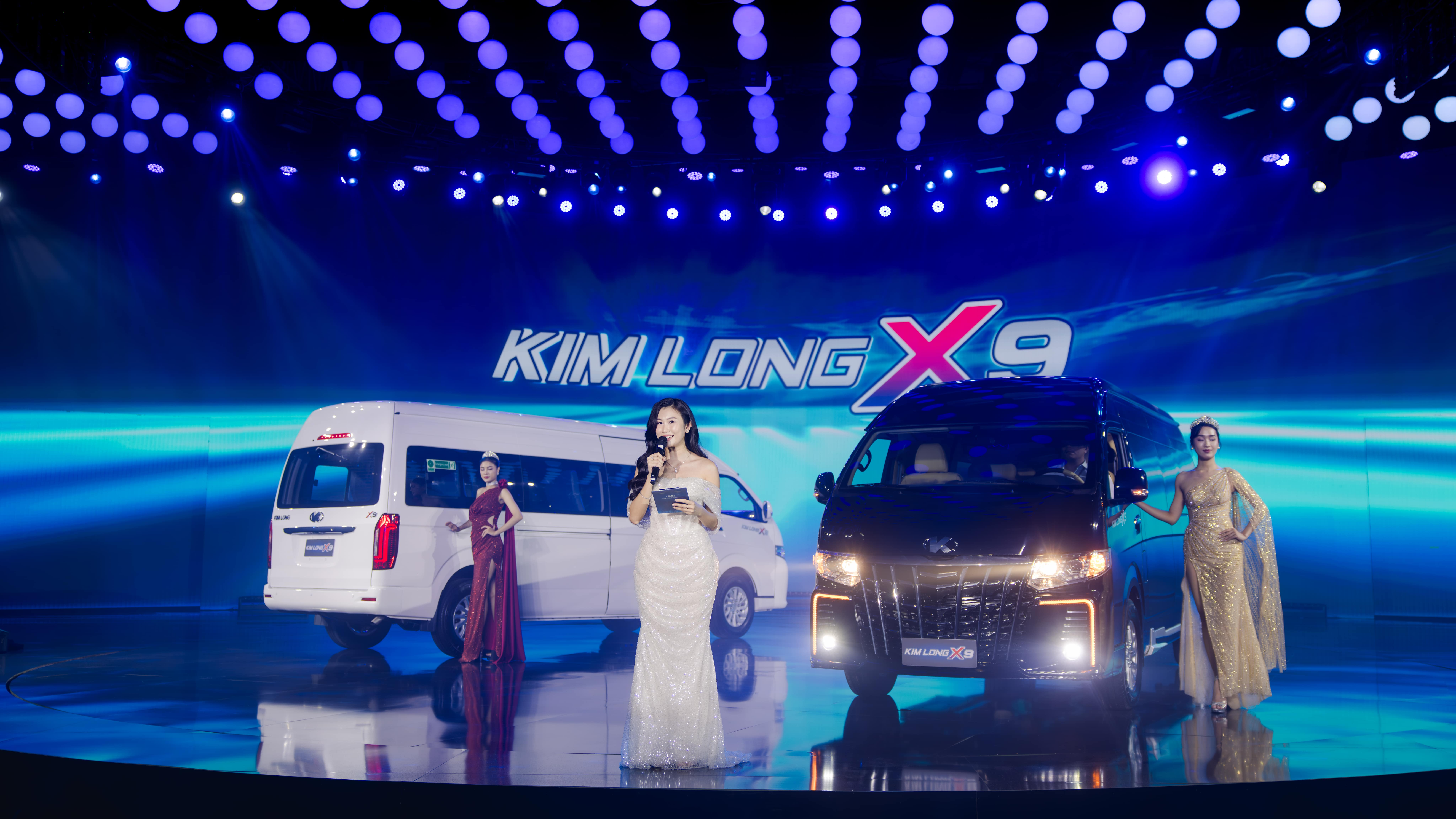 KIM LONG MOTOR OFFICIALLY LAUNCHES KIMLONG X9 MINIBUS